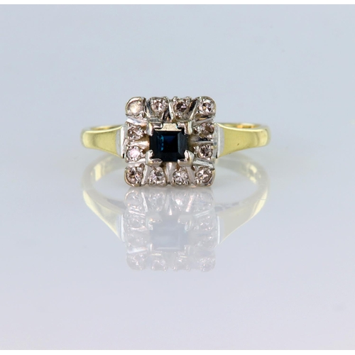 135 - 18ct yellow gold ring set with a central square sapphire measuring approx. 3.5mm x 3.5mm, surrounded... 