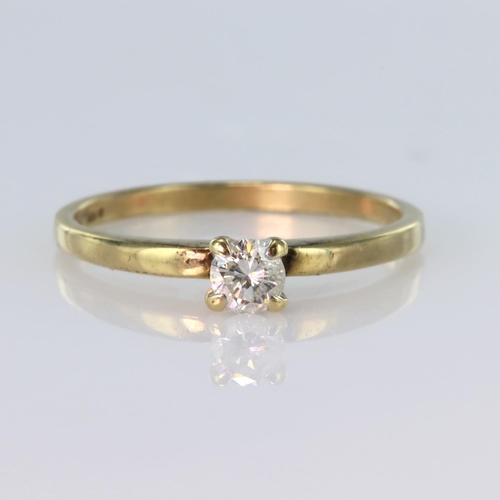 136 - 9ct yellow gold solitaire ring set with a round brilliant cut diamond weighing approx. 0.25ct in a h... 