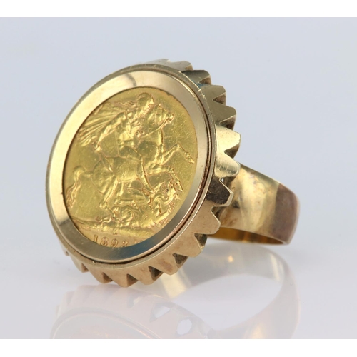 156 - Sovereign 1893 in a 9ct ring mount. Size S, weight 17.2g