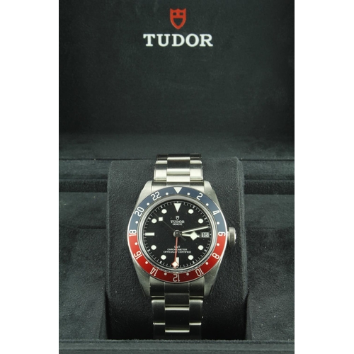 585 - Gents Tudor 