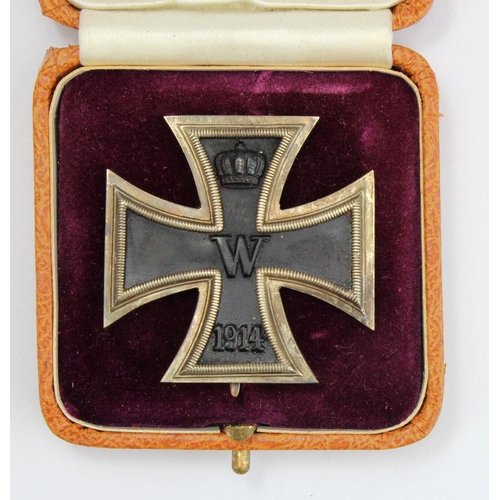 1082 - Imperial German Iron Cross 1st class pinback in fitted case, 3x piece with magnetic core