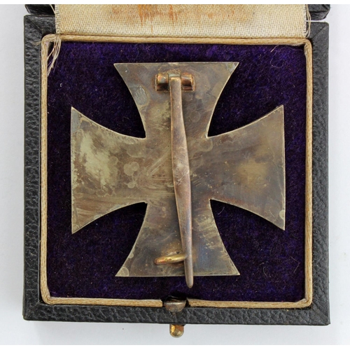 1090 - Imperial German WW1 Iron Cross 1st class, 3x piece made, Iron magnetic core, in fitted case