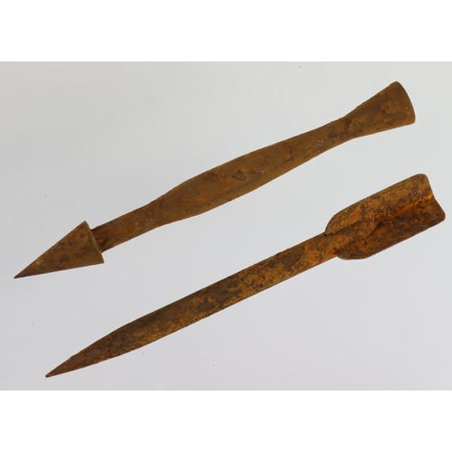 1096 - WW1 German flechette darts two different patterns.