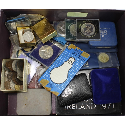 2217 - GB & Commonwealth coins, Crowns, commemoratives and sets etc, silver noted.