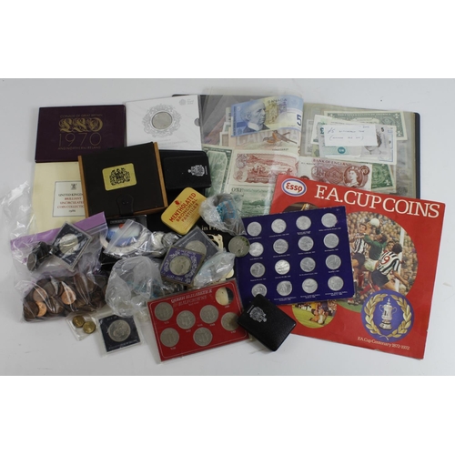 2228 - GB & World Coins, Crowns, sets, badges, petrol tokens, and an album of world banknotes.  Noted Canad... 