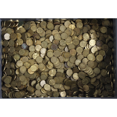 2232 - GB Brass 3ds (approx 16.2Kg will be between 2300 - 2400 coins). Unsorted from circulation