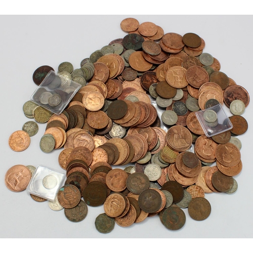 2249 - GB Coins: Selection of silver, brass, copper and bronze coins (many cleaned) including: 103x Sixpenc... 