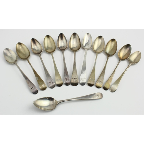 588 - Mixed lot of 12 Old English pattern type, silver teaspoons, all Georgian or William IV, includes one... 