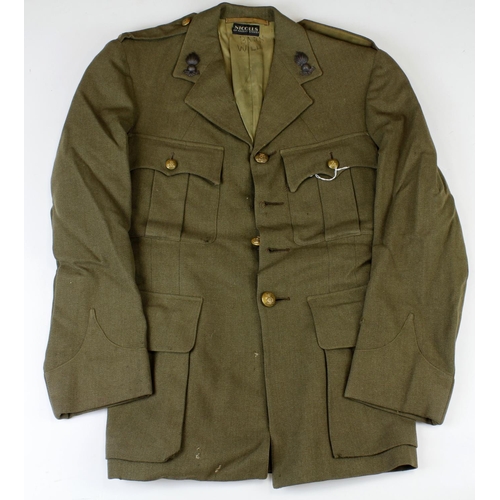 1232 - WW2 RA officers service jacket named to Captain H J Cropp.