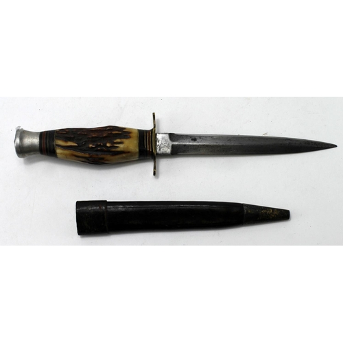 1317 - Hunting dagger, unmarked with fitted leather scabbard