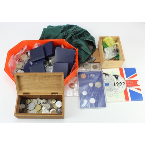 2371 - GB Mint set 1992 along with a stacker box of mixed GB & World coins