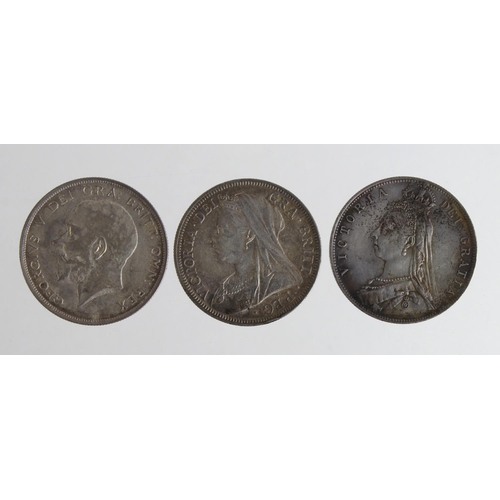 1155 - GB Halfcrowns (3): 1892 EF light hairlines, 1900 nEF, and 1914 nEF surface flaw.