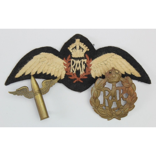 2577 - RAF interest a pre war Air Gunners sleeve badge, cap badge and Pilots cloth wings