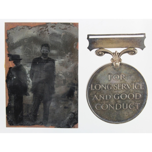 2592 - Regular Army GVI LSGC Medal (5245954 B.Q.M.Sjt D. Stanford RA). Box and envelope of issue, lived Cow... 