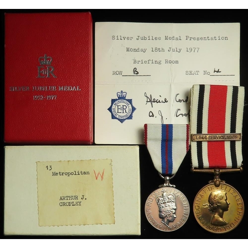 2646 - Special Constabulary Medal QE2 with clasp Long Service 1969 named (Arthur J. Cropley) named box of i... 