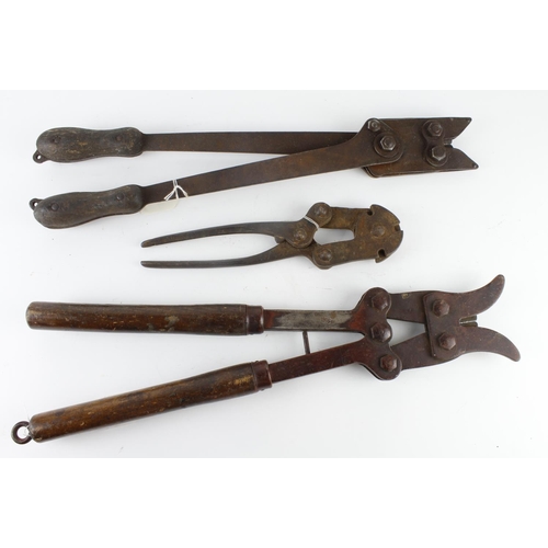 2694 - WW1 and WW2 wire cutters, three different patterns.