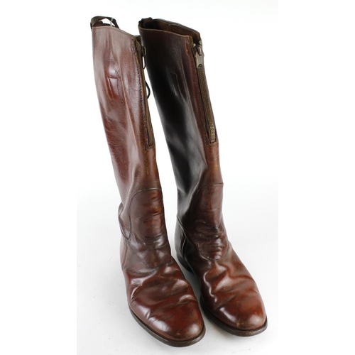 2785 - WW2 pair of brown leather boots unusual as they have a zip at the front. In good condition.