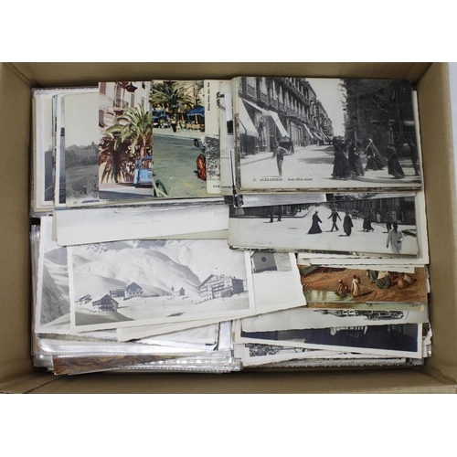 303 - Foreign, original mixed selection, vintage & modern in box. (approx 600 cards)