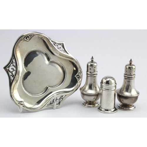 557 - Mixed lot of silver comprising two Victorian pepper pots hallmarked Birm. 1879, pepper pot hallmarke... 