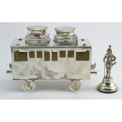 559 - Silver plated railway carriage encompassing two inkwells, by Franz Reichenberg, Berlin, height 12cm,... 