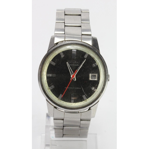 687 - Gents stainless steel cased Seiko 