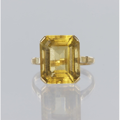 79 - 9ct yellow gold dress ring set with a single rectangular citrine measuring approx. 15mm x 12mm, fing... 