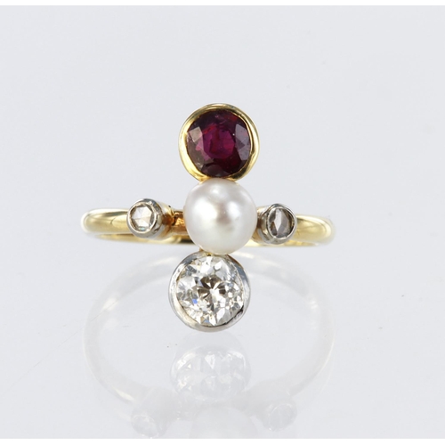 91 - Tests as 18ct yellow gold dress ring set with a central cultured pearl measuring approx. 6mm diamete... 