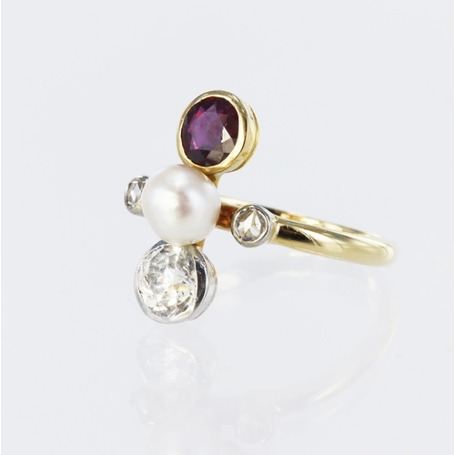 91 - Tests as 18ct yellow gold dress ring set with a central cultured pearl measuring approx. 6mm diamete... 