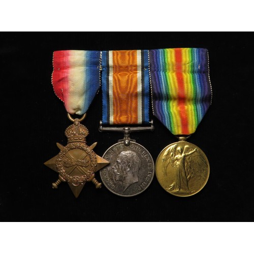 1667 - 1915 Star Trio (M2-073742 Pte R G Linscott ASC) pair named (Lieut R G Linscott). Lt RASC Commissione... 