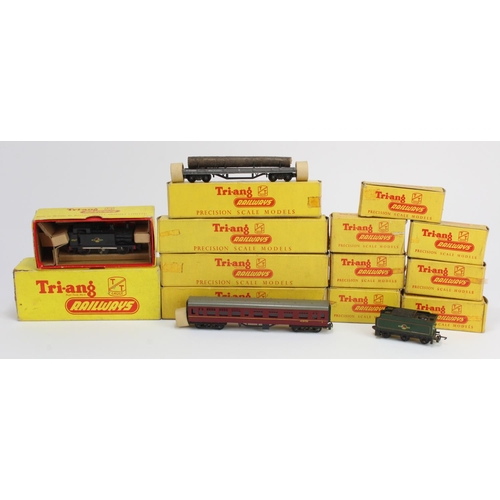 190 - Triang. A group of thirteen boxed Triang TT gauge railway models, including locomotives (T91 4-6-0 C... 