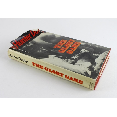 346 - Football autographs - book Hunter Davies 'The Glory Game' (1972) Tottenham Hotspur interest, with 21... 