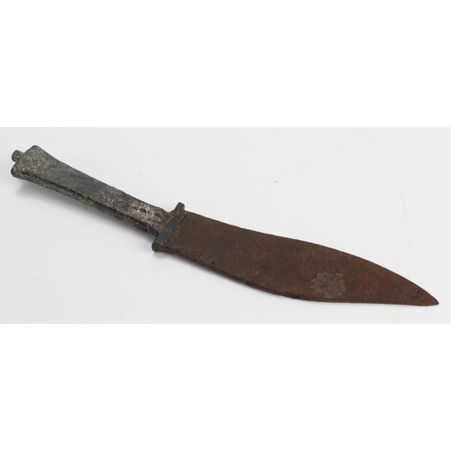 387 - Antiquity. An ancient knife, possibly Middle Eastern, approx. 4000 years old, total length 23cm appr... 