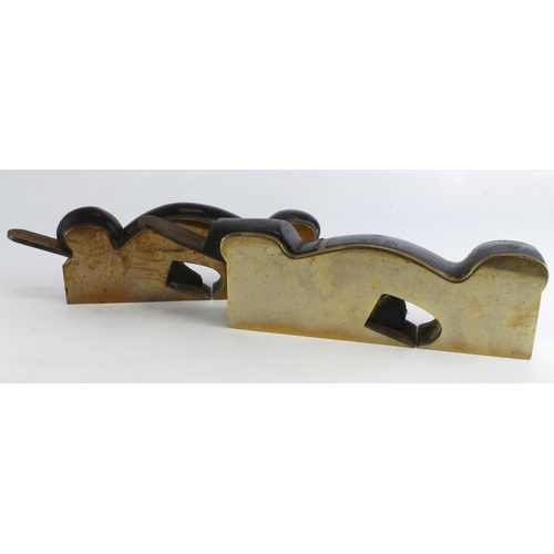 491 - Two brass wood planes, total length of each 26.5cm & 24cm approx., the smaller one marked 'F. U. Mar... 