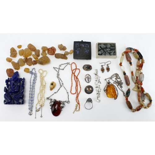 502 - Various. A group of various items, to include necklaces with pendants, bead necklaces, pearls, uncut... 