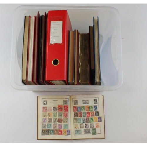 1033 - World stamps in plastic box with various stockbooks and albums (Qty) Buyer collects