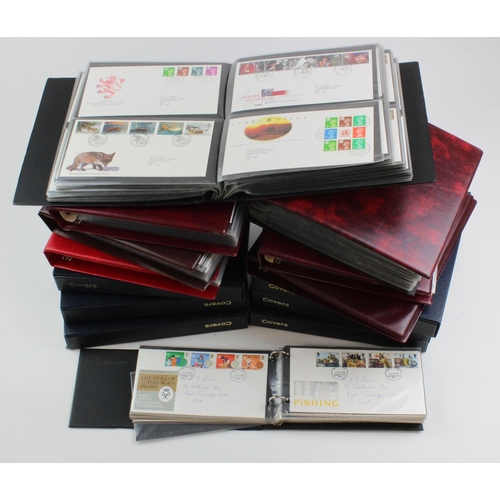 1049 - Large duplicated collection of GB First day Covers (ex Phil Bureau) in 12 albums (some with slipcase... 