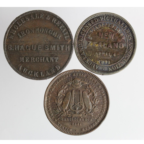 1359 - New Zealand 19thC Penny Tokens (3): Auckland Licensed Victualers Assoc. 1871 KM Tn6 Fine trace adhes... 