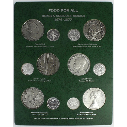 1397 - United Nations FAO 'Food for All' medal set: Ceres & Agricola Medals 1976-1977, complete including l... 