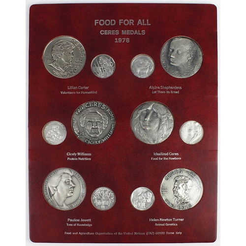 1398 - United Nations FAO 'Food for All' medal set: Ceres Medals 1978, complete including large and small s... 