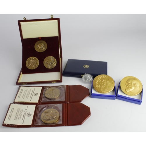 1400 - United Nations FAO 'Food for All' medals (10) base metal, mostly large bronze issues, all cased or b... 