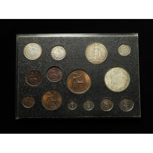 156 - Edward VII Type Set in a sliding case (14 coins) Halfcrown to Third-Farthing, comprised of: Maundy S... 