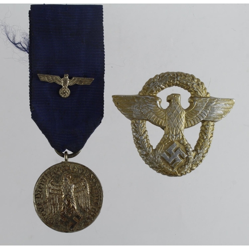 1700 - German Nazi Army 4 Year Service Medal with eagle emblem to ribbon, with a Nazi Police Badge (one pin... 