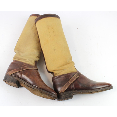 2137 - Officers pair of WW1 brown leather and tan canvas boots in lovely condition.