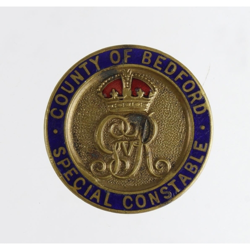 2154 - Police - County of Bedford, WW1 Special Constable brass & enamel badge with crescent lapel fitting. ... 