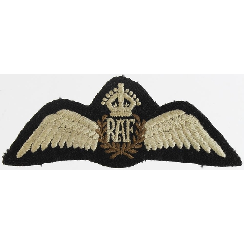 2179 - RAF interest a pair of other ranks Kings crown unpadded Pilots wings