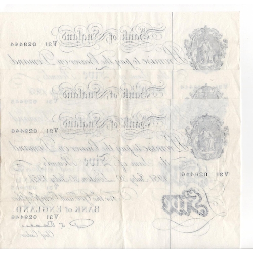 54 - Beale 5 Pounds (3) dated 30th July 1951, a consecutively numbered run, serial V31 029444 - V31 02944... 