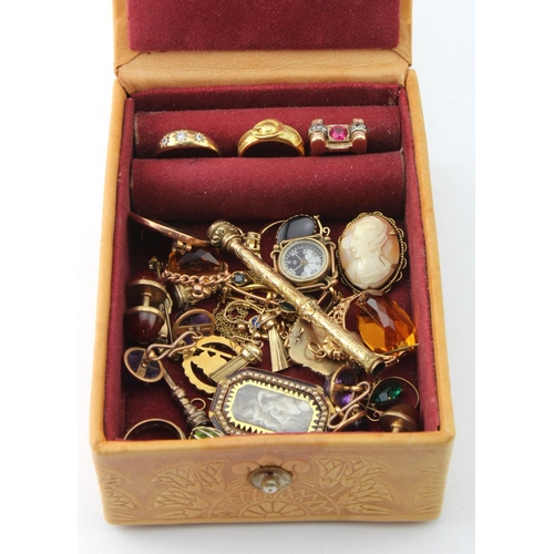 401 - Mixed selection of mainly Victorian - early 20th century jewellery. Includes 9ct, 14ct & 18ct exampl... 