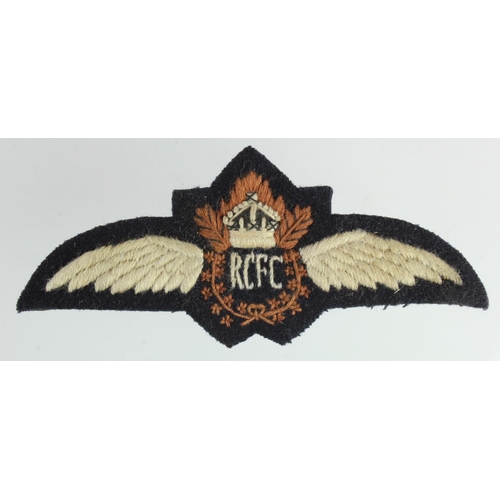 1076 - Badge a RCFC Royal Canadian Flying Corps Pilots wings.