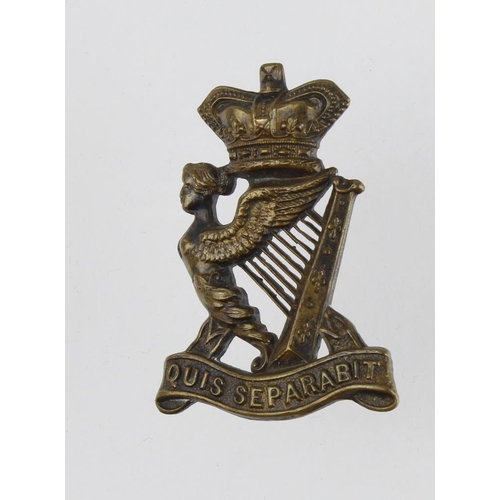 1147 - Cap badge - Royal Irish Rifles QV crown