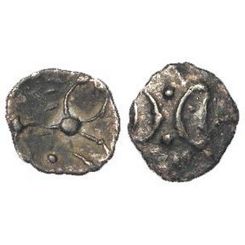 438 - Ancient British Iron Age Celtic silver unit of the Iceni, mid to late 1stC BC, ECEN symbol type, S.4... 